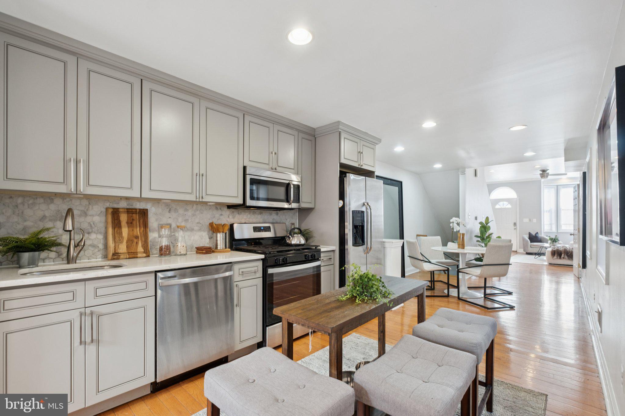 2435 CHRISTIAN STREET