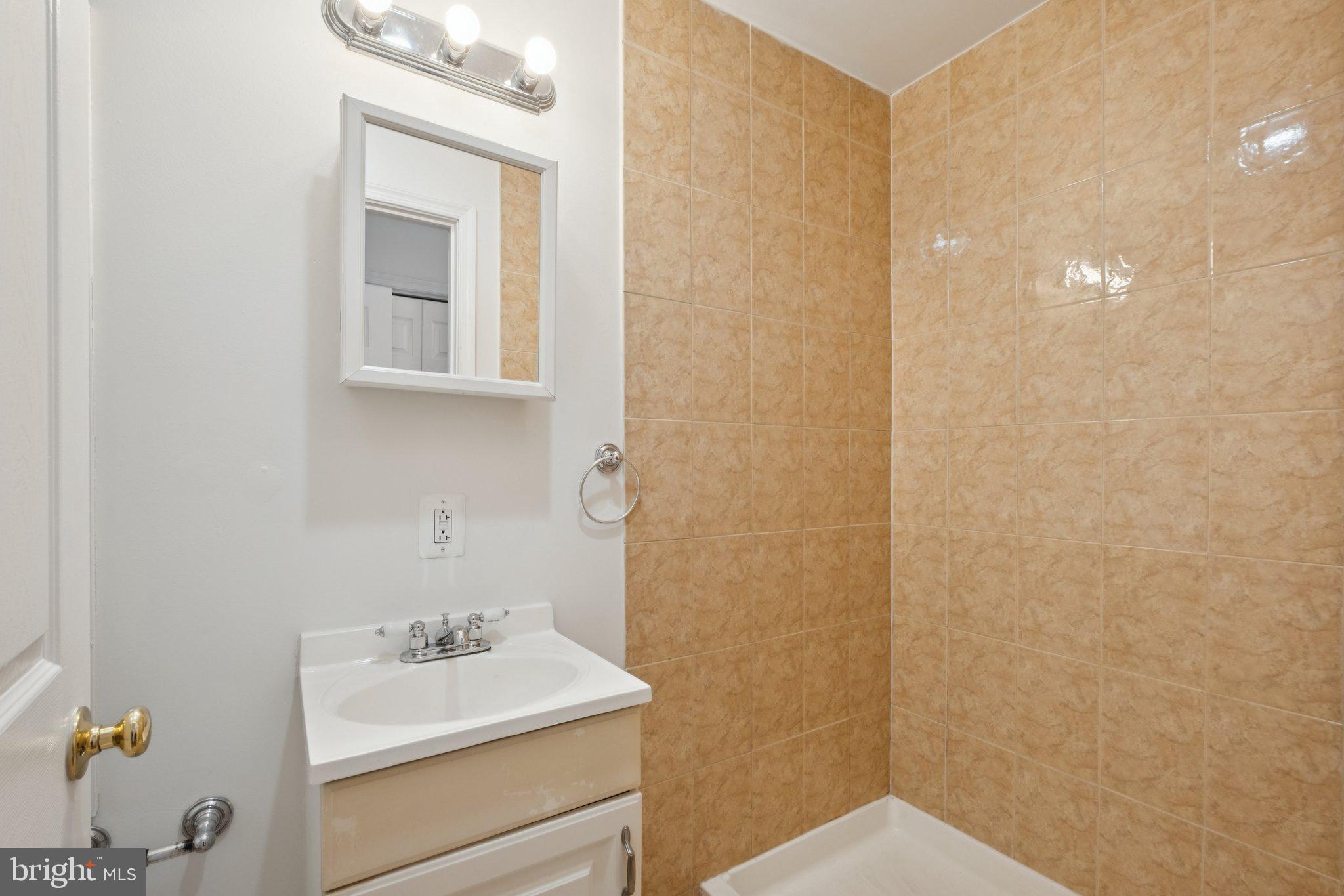 2435 CHRISTIAN STREET