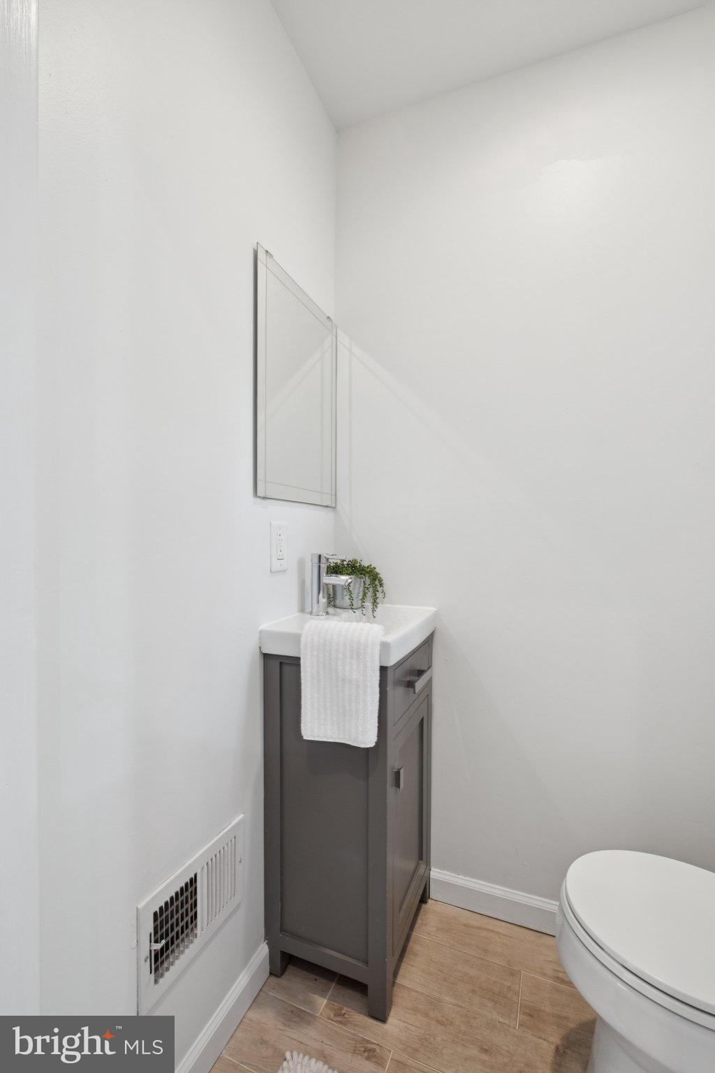 2435 CHRISTIAN STREET