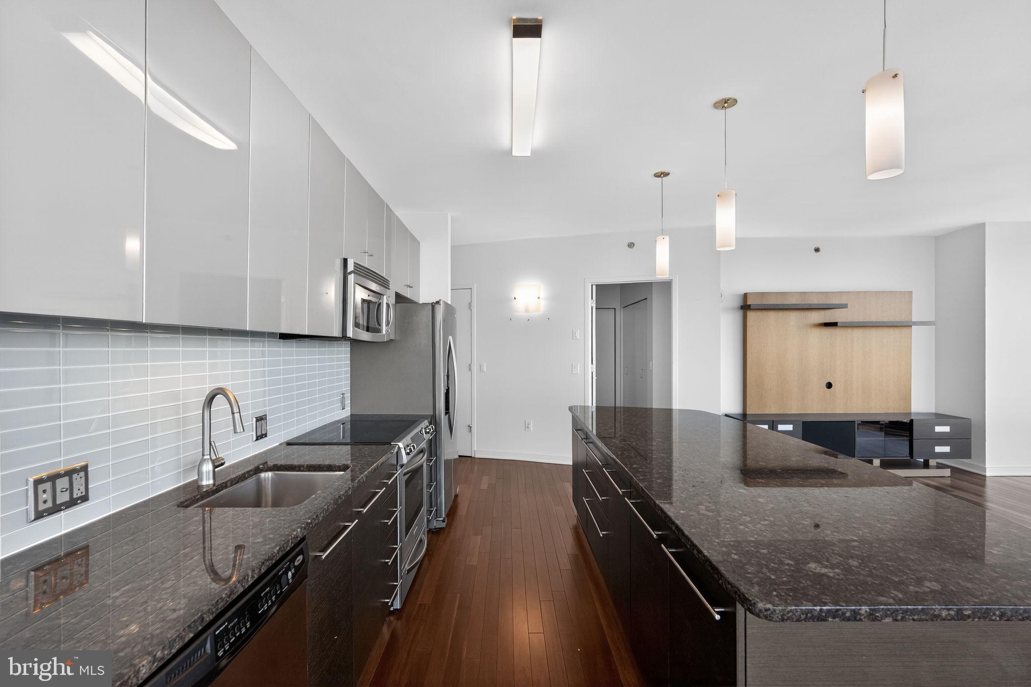 2101 MARKET STREET 3103