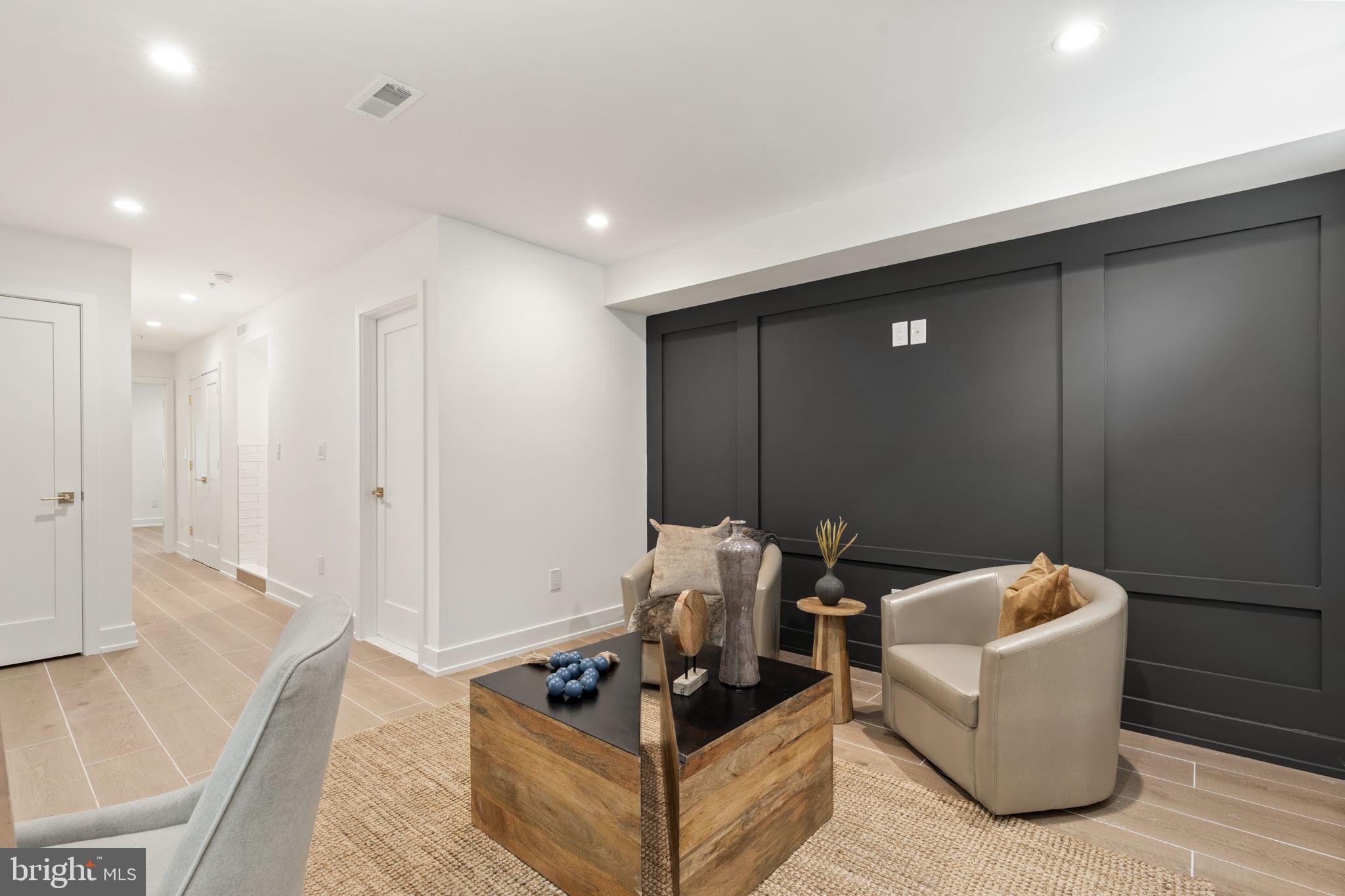 2214 E GORDON STREET