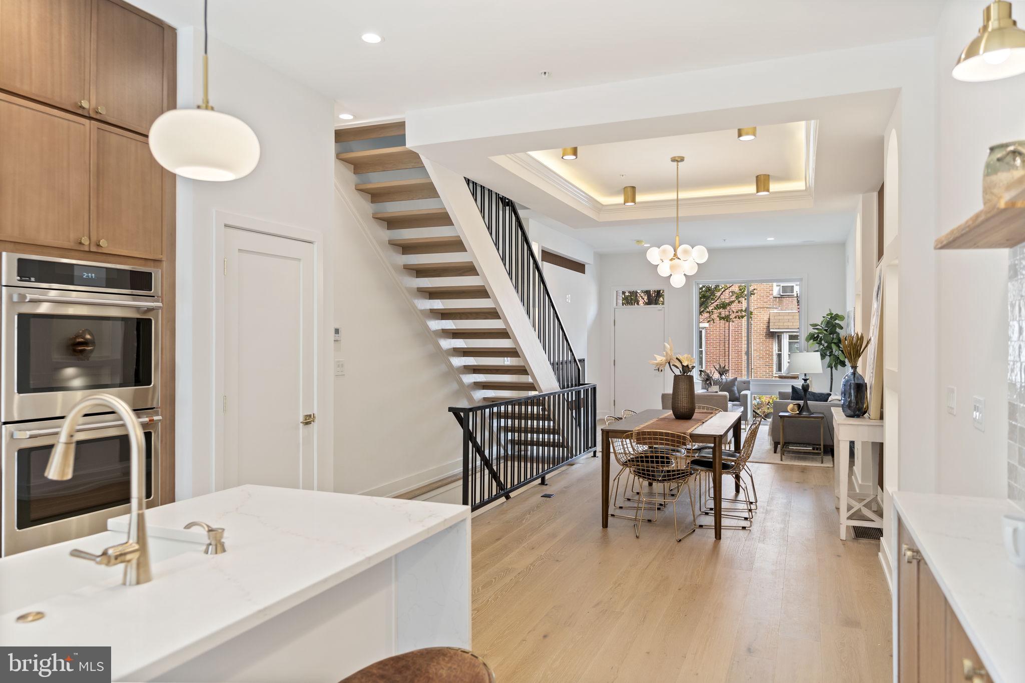 2214 E GORDON STREET