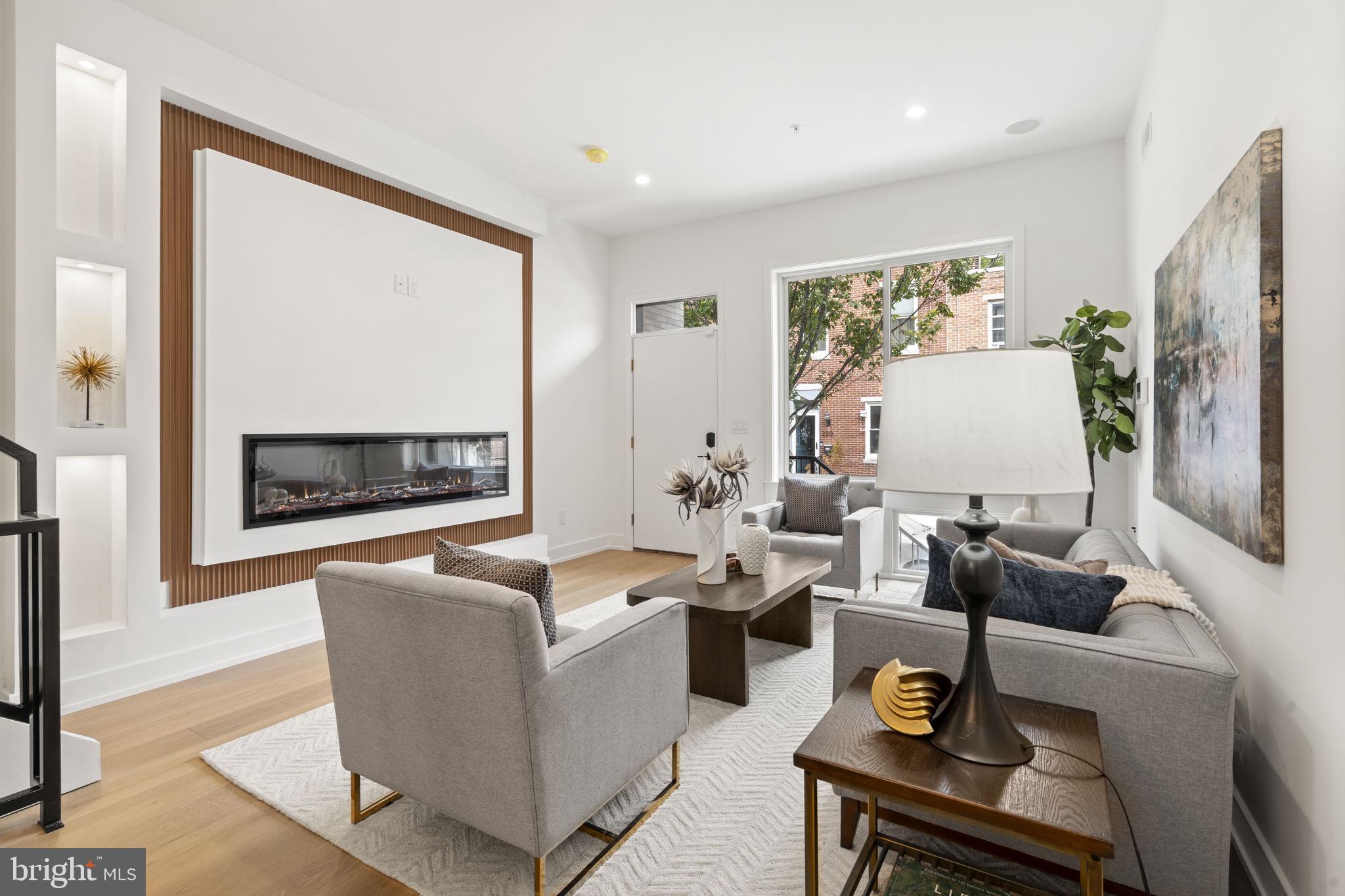 2214 E GORDON STREET