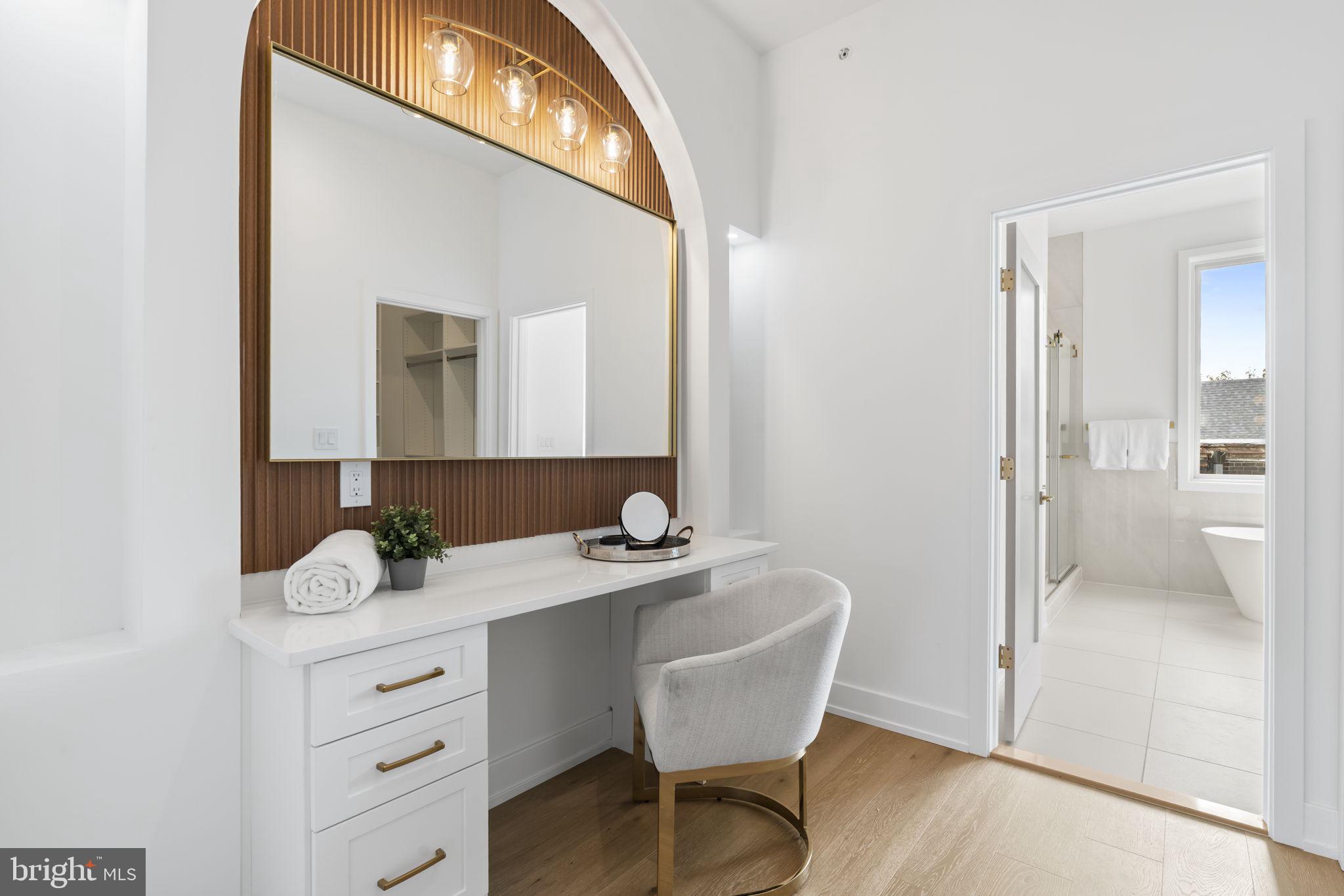 2214 E GORDON STREET