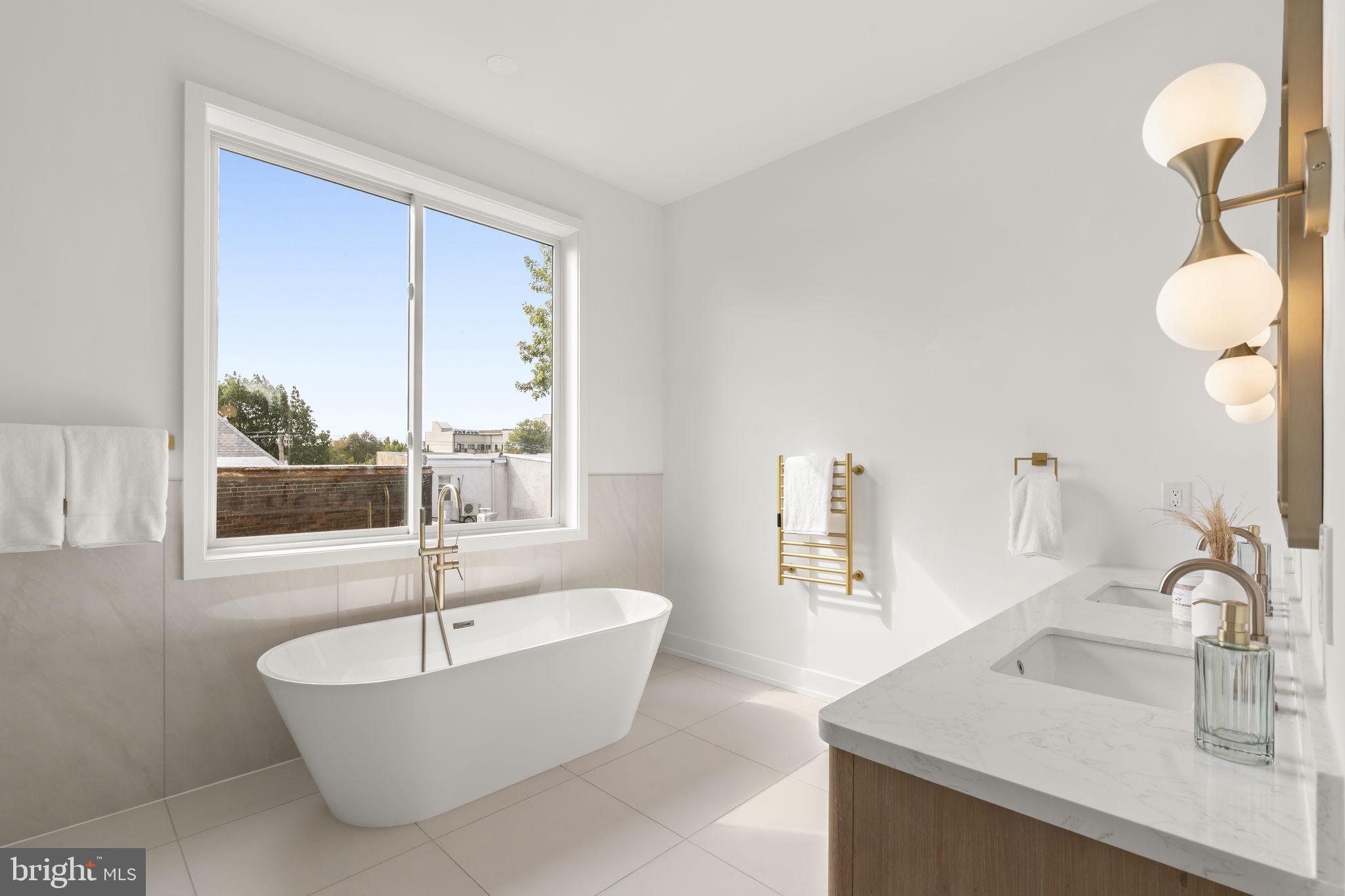 2214 E GORDON STREET