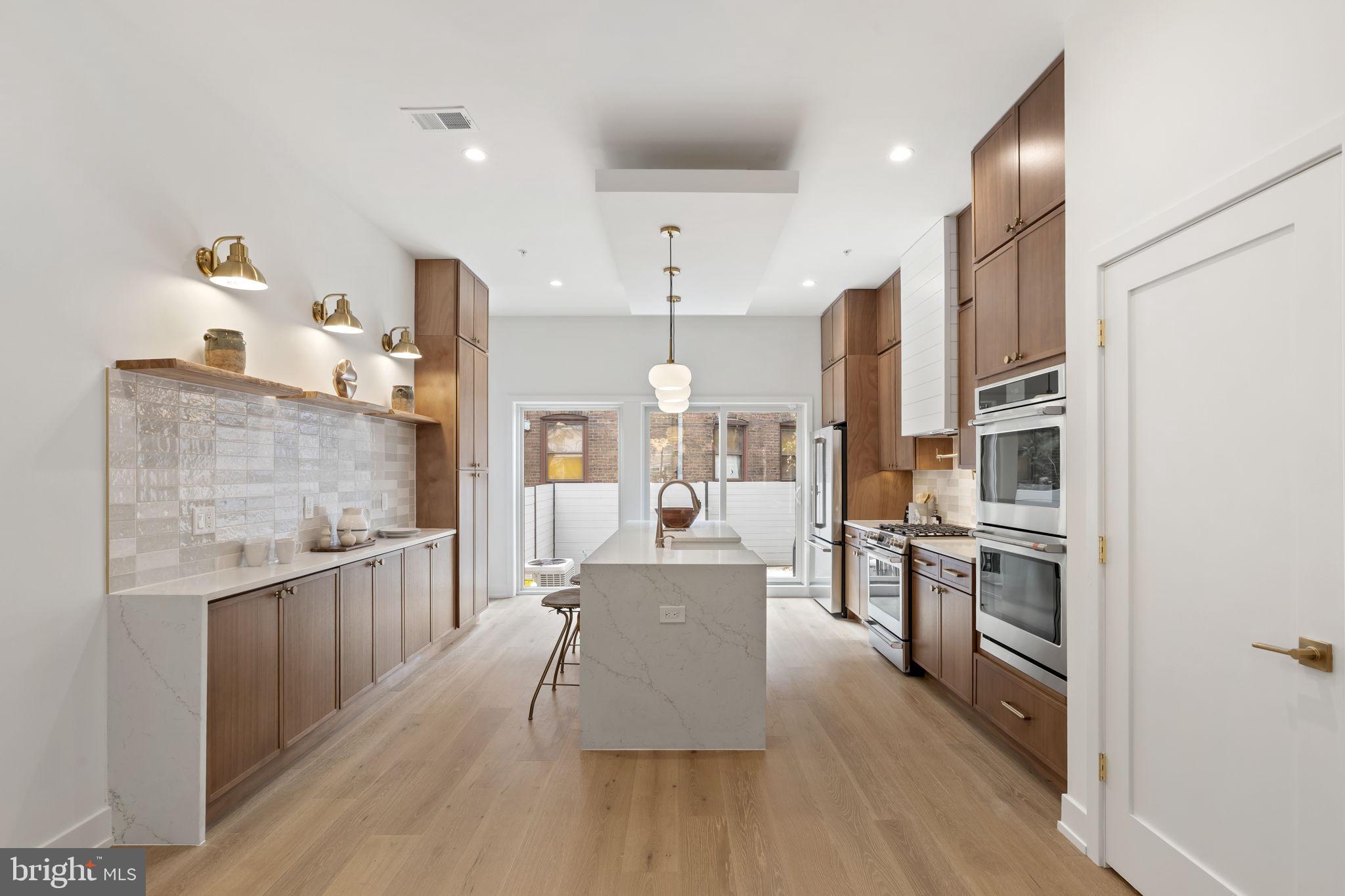 2214 E GORDON STREET