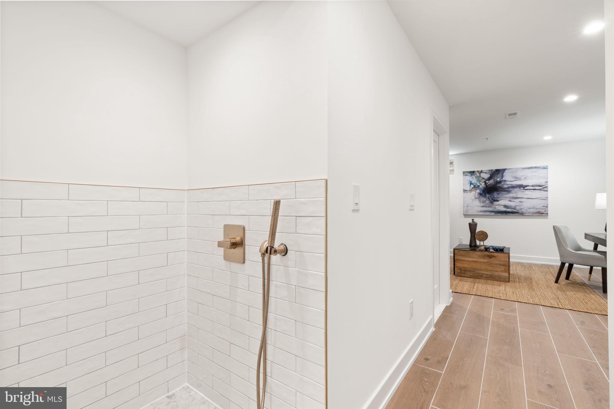 2214 E GORDON STREET