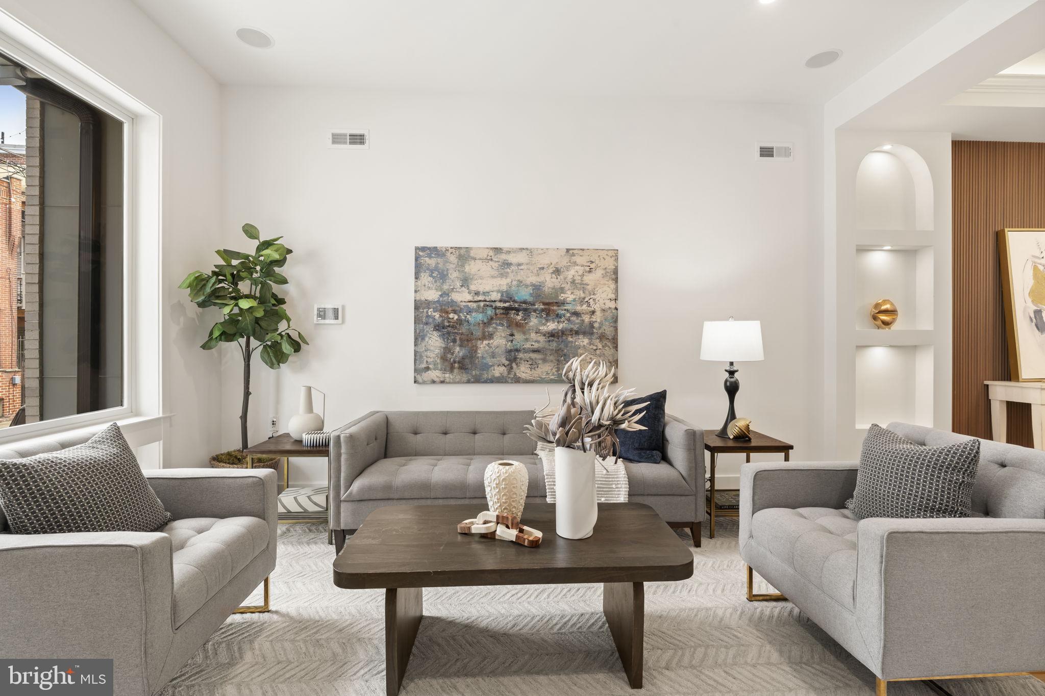 2214 E GORDON STREET