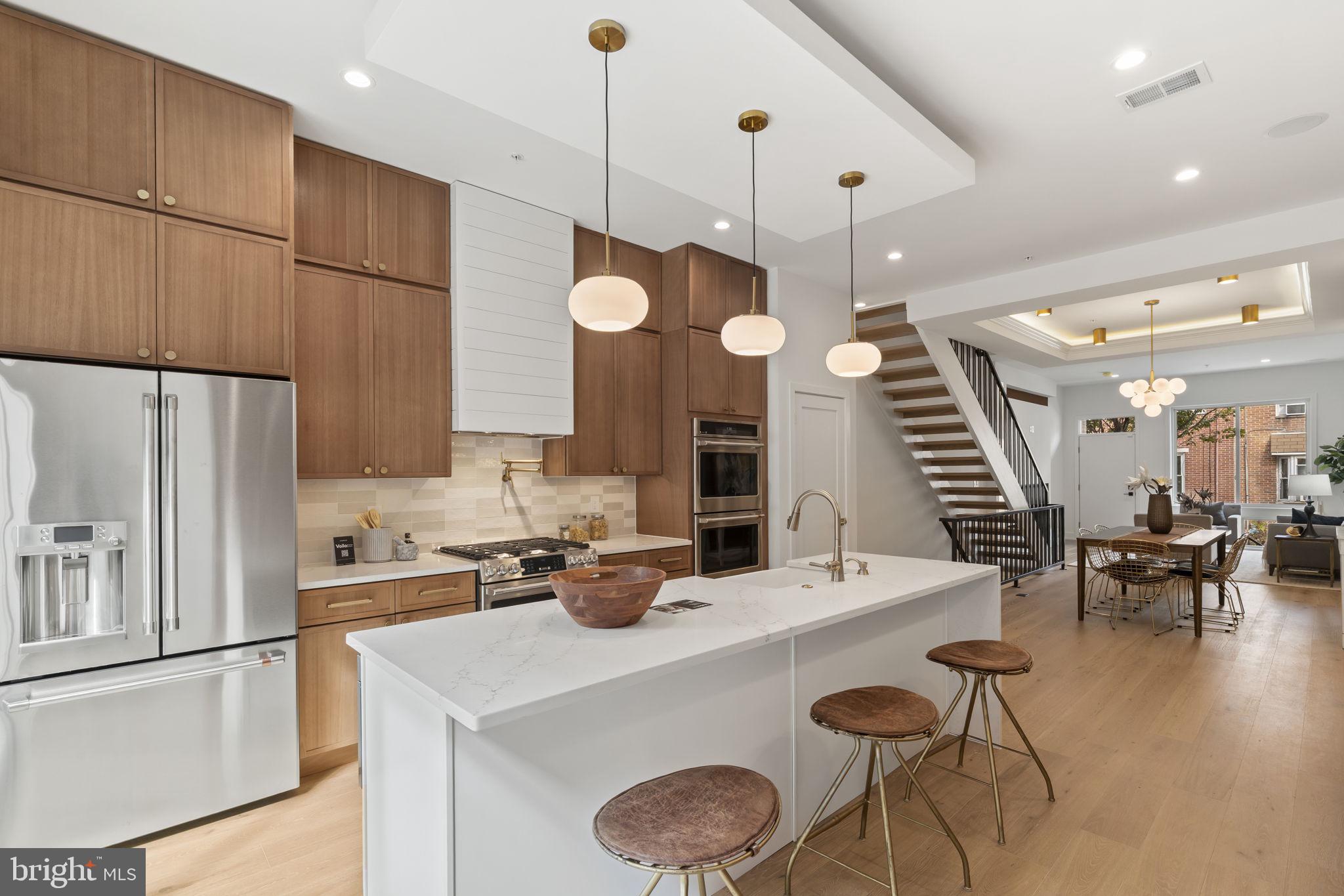 2214 E GORDON STREET