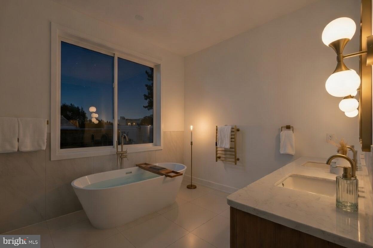 2214 E GORDON STREET