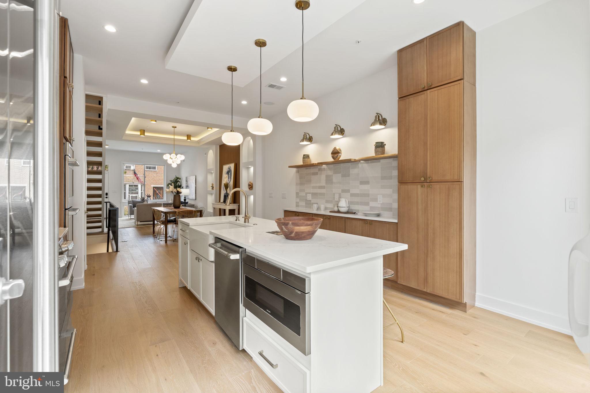 2214 E GORDON STREET