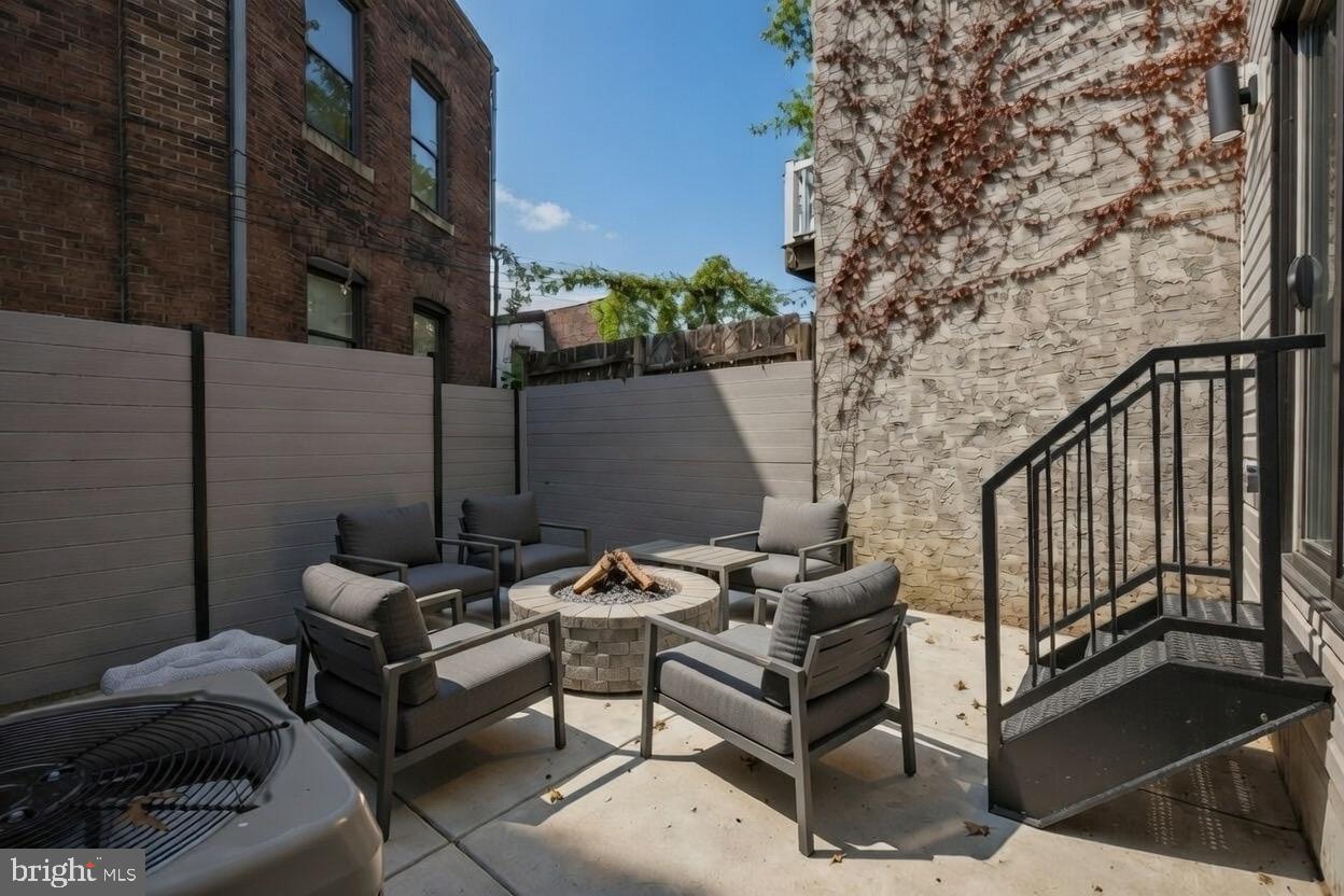 2214 E GORDON STREET