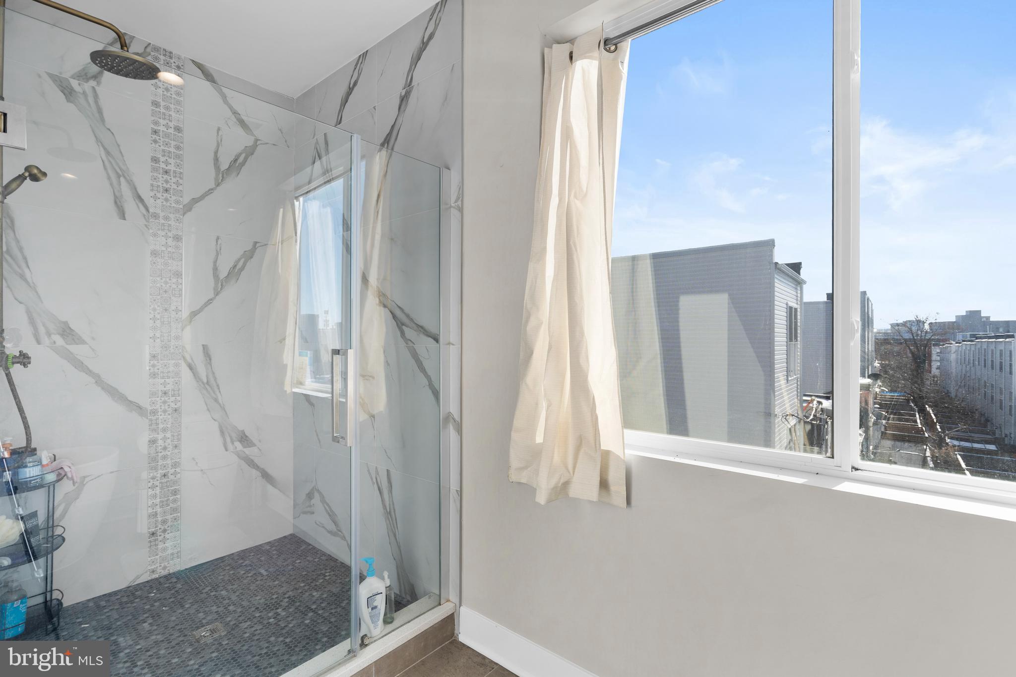 2714 W JEFFERSON STREET