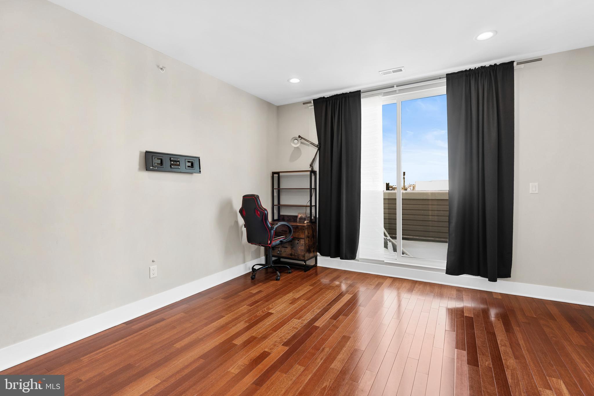 2714 W JEFFERSON STREET