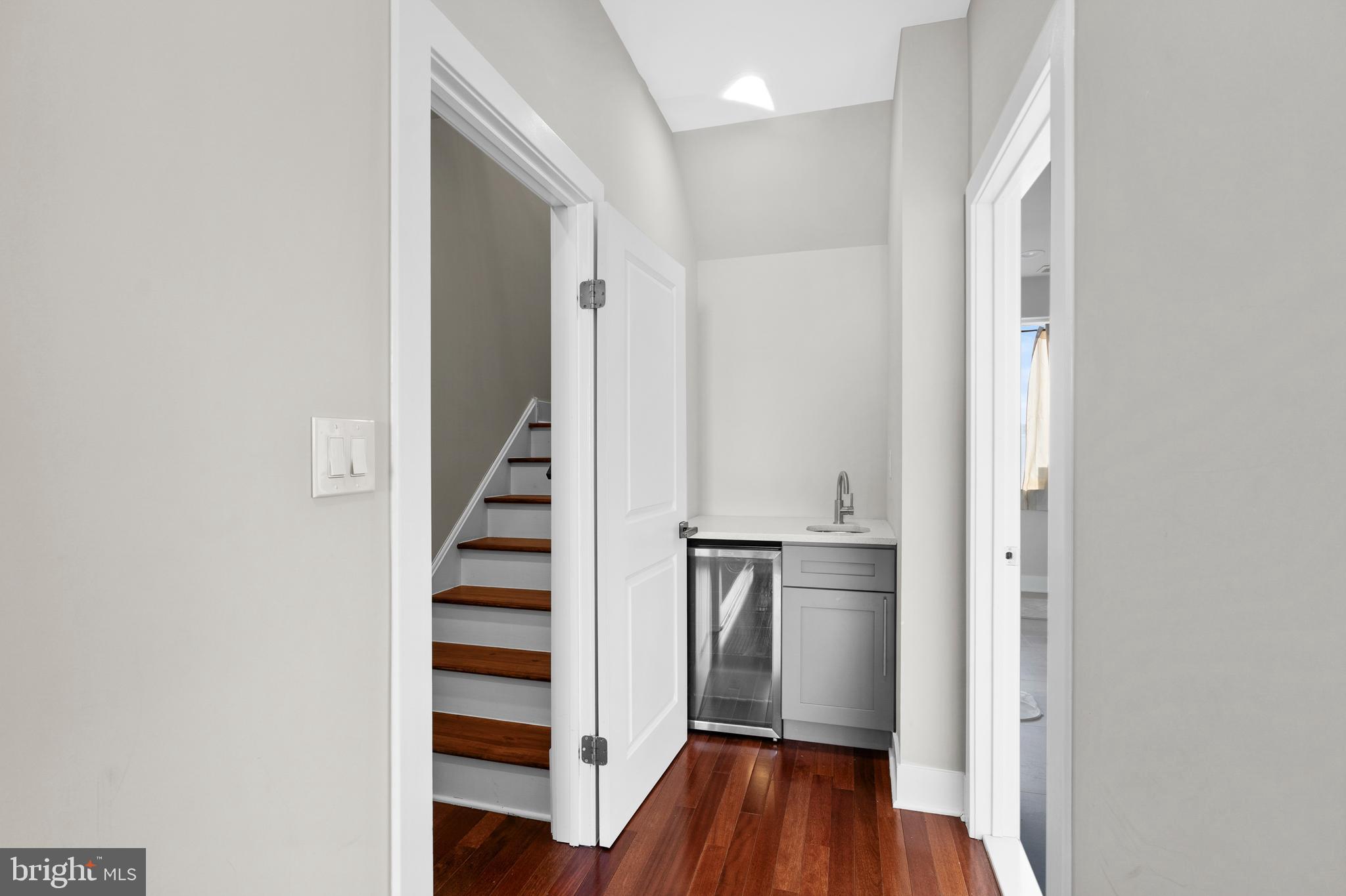 2714 W JEFFERSON STREET