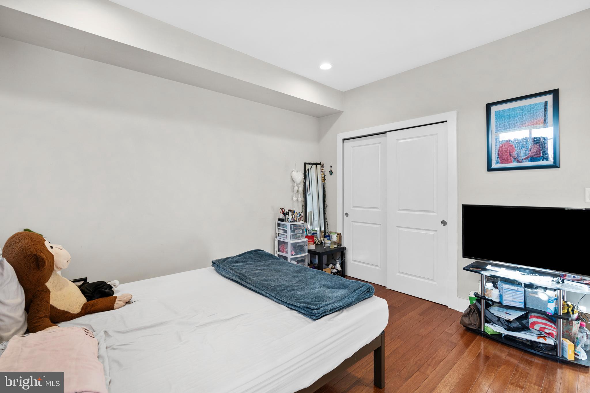 2714 W JEFFERSON STREET