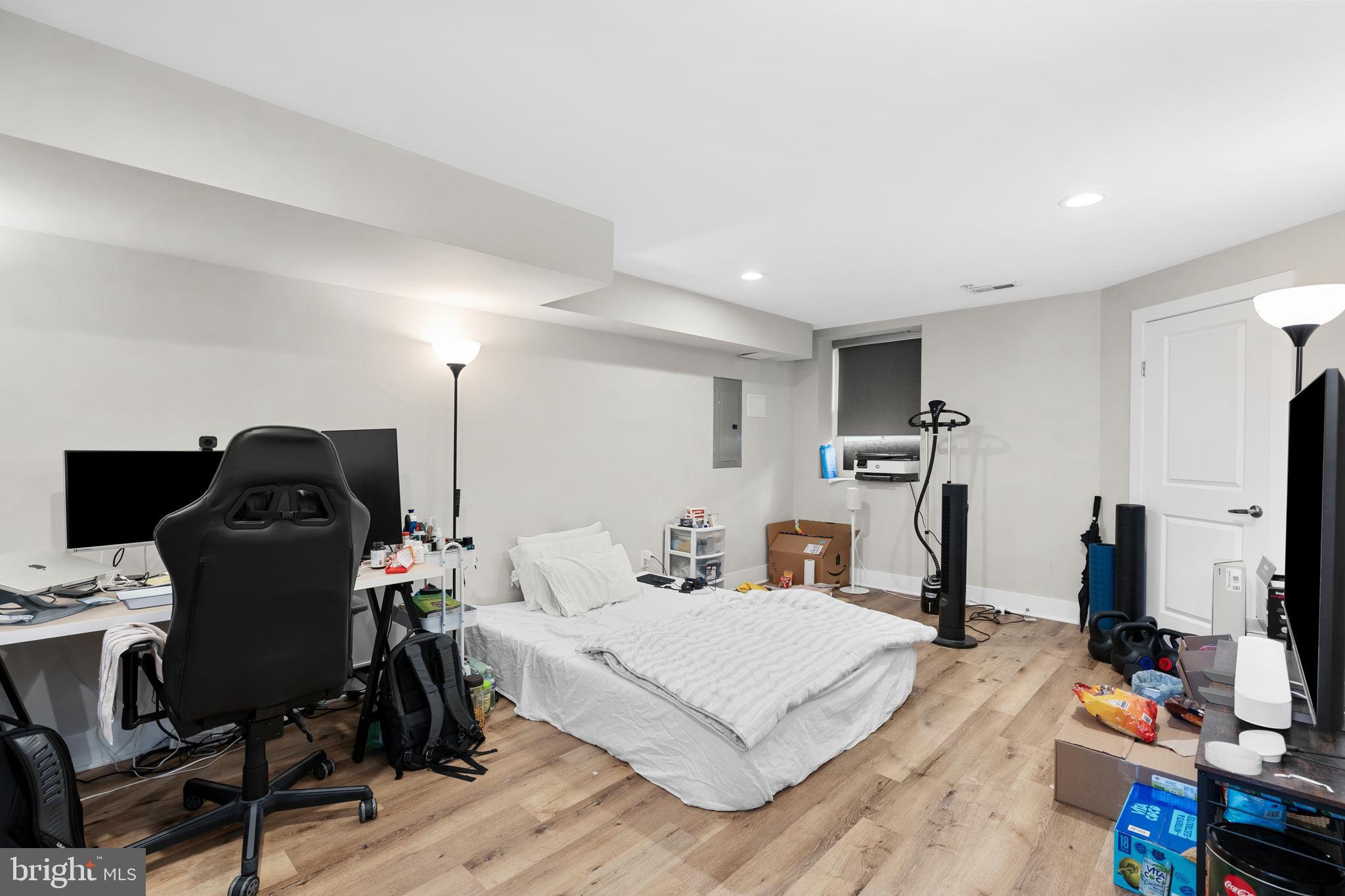 2714 W JEFFERSON STREET