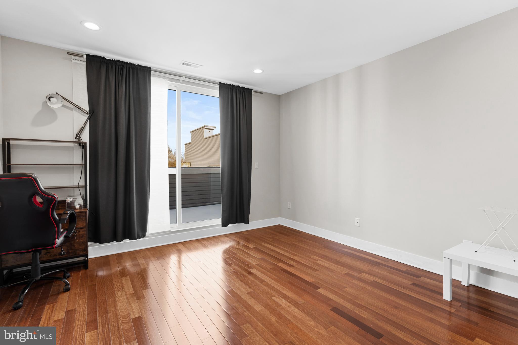 2714 W JEFFERSON STREET