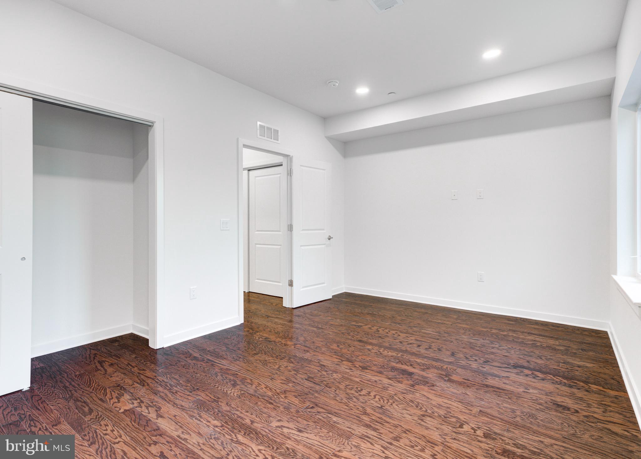 2022 E FLETCHER STREET