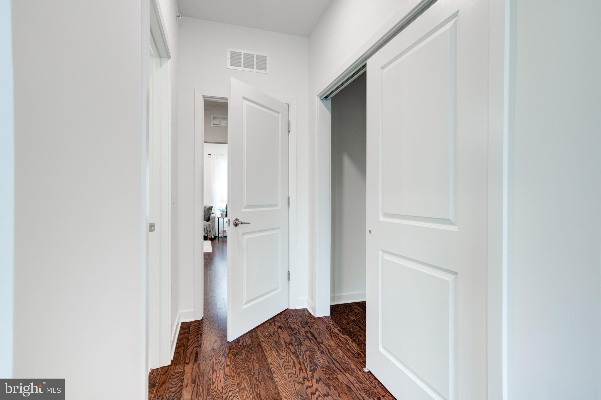 2022 E FLETCHER STREET