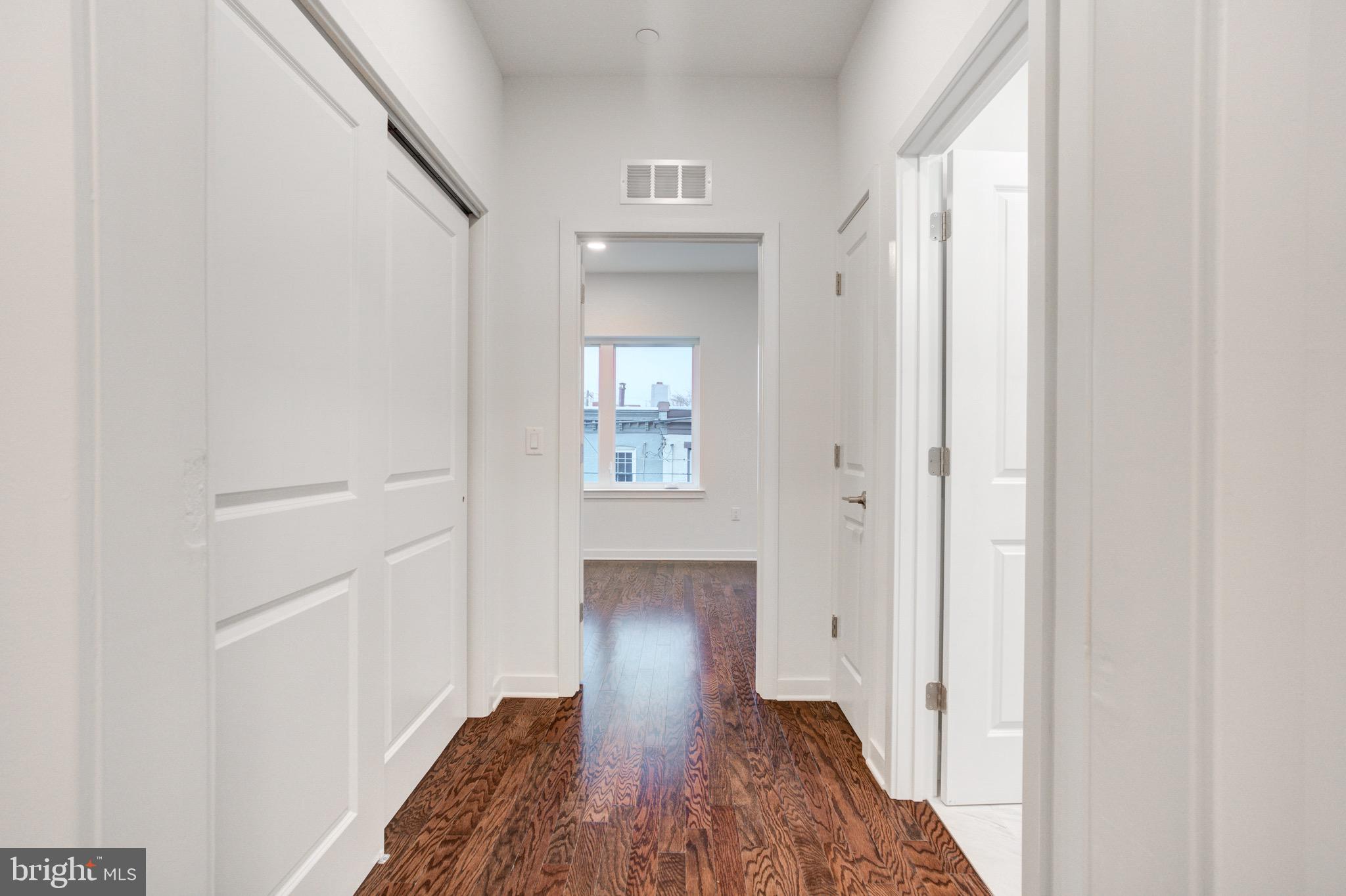 2022 E FLETCHER STREET