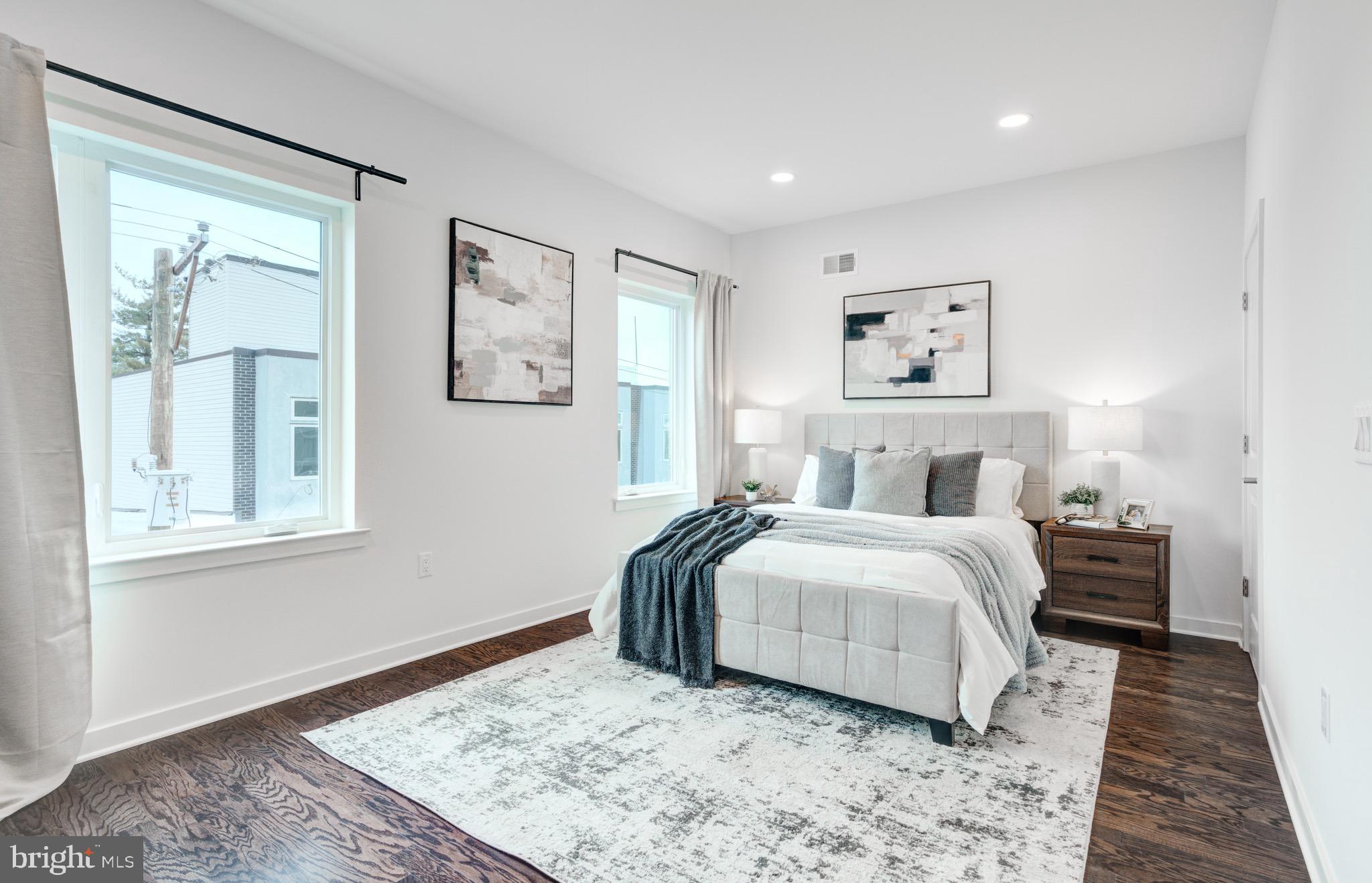 2022 E FLETCHER STREET