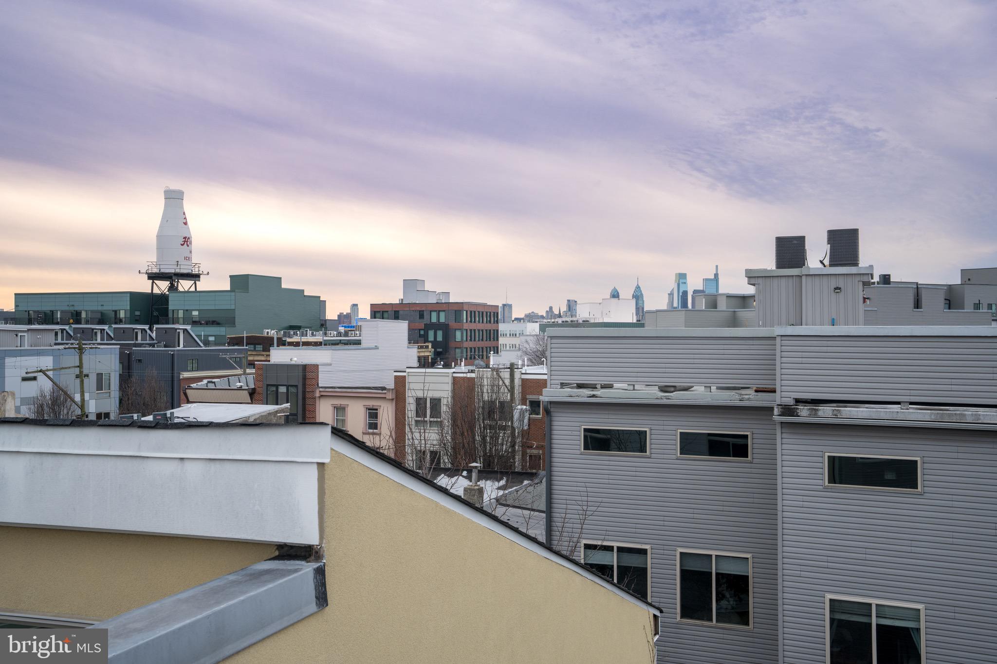 2022 E FLETCHER STREET