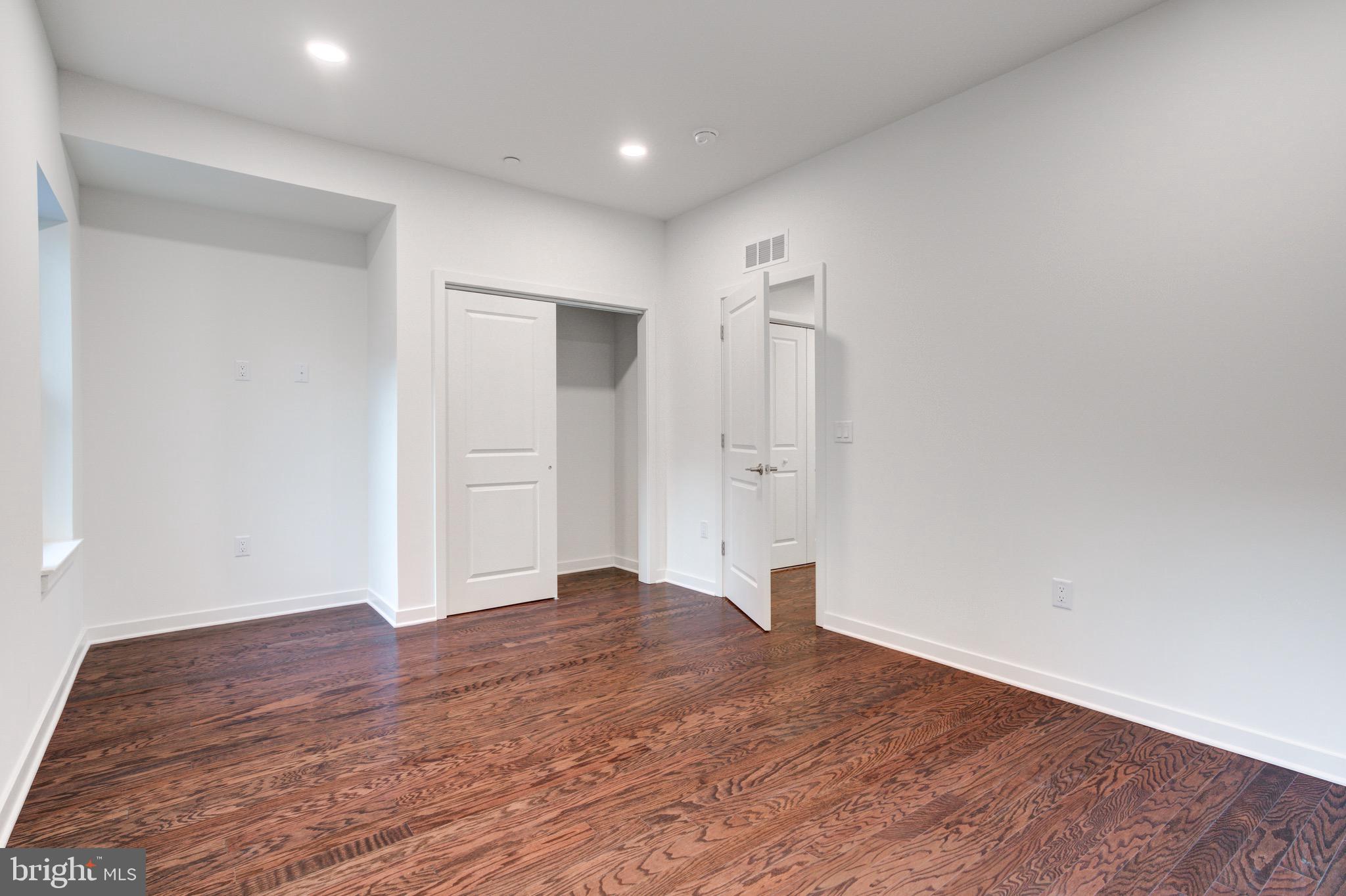 2022 E FLETCHER STREET