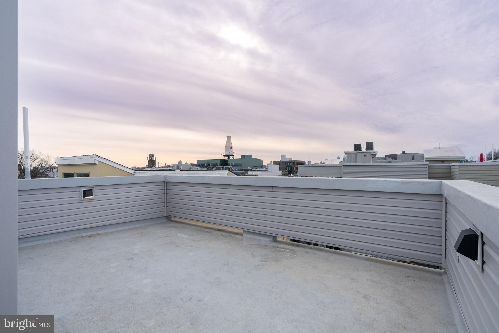 2022 E FLETCHER STREET