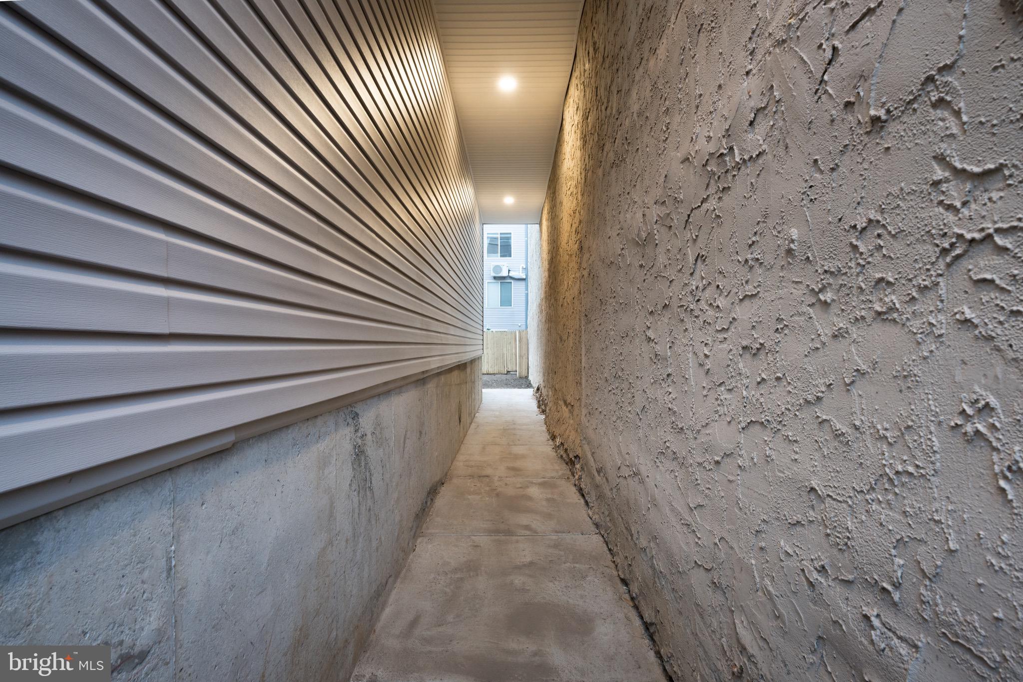 2022 E FLETCHER STREET