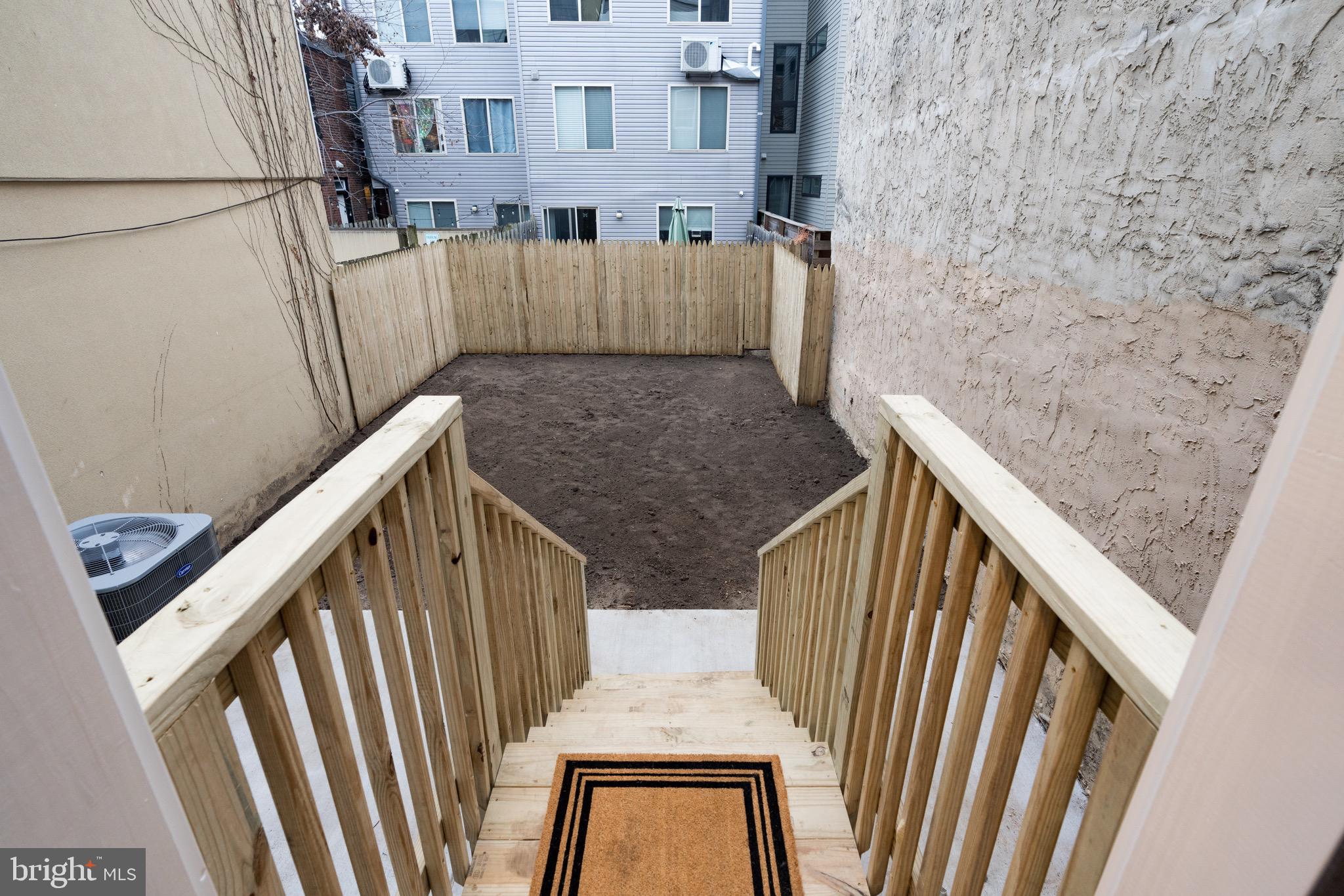 2022 E FLETCHER STREET