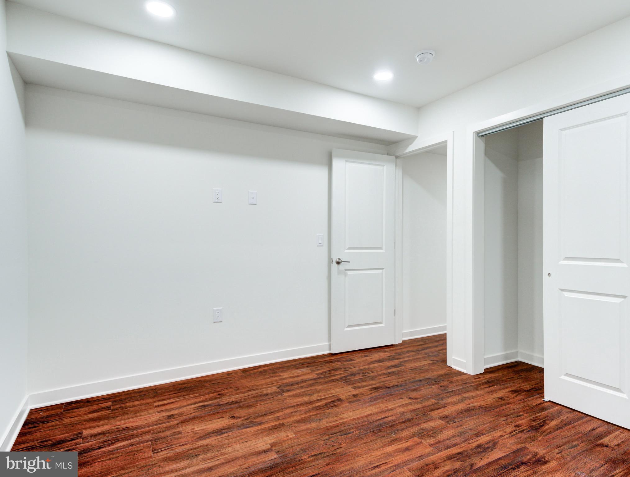 2022 E FLETCHER STREET