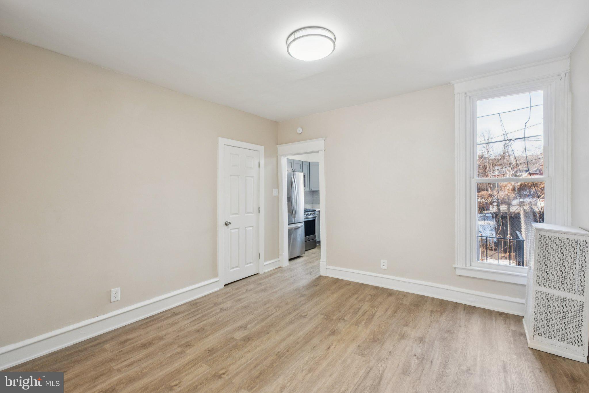 5938 N LAWRENCE STREET