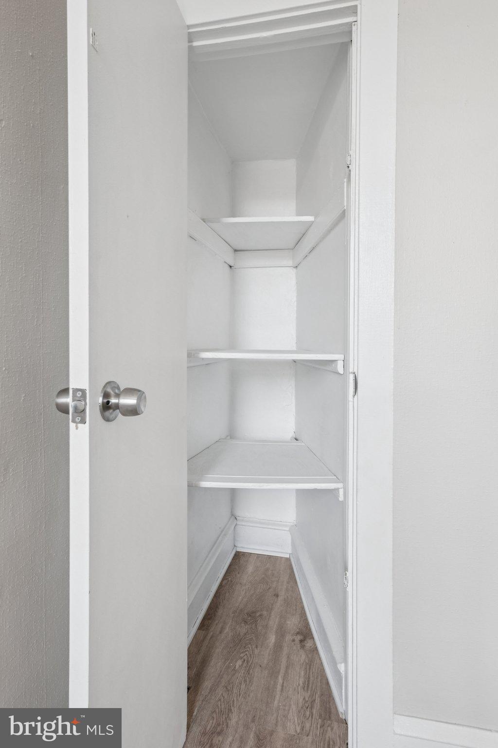 5938 N LAWRENCE STREET