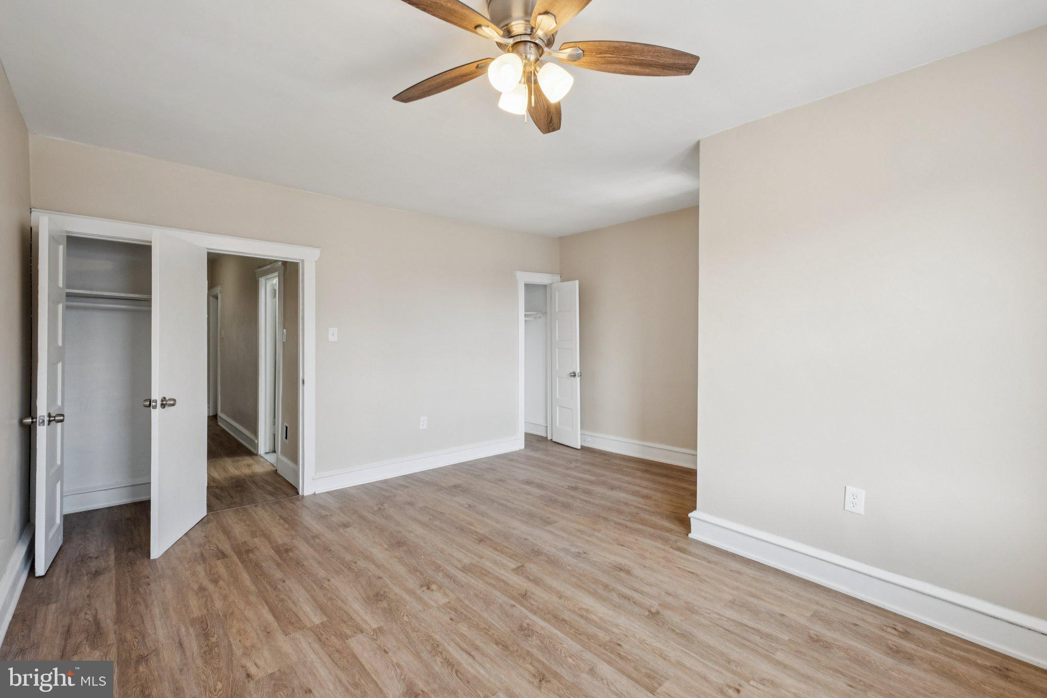 5938 N LAWRENCE STREET