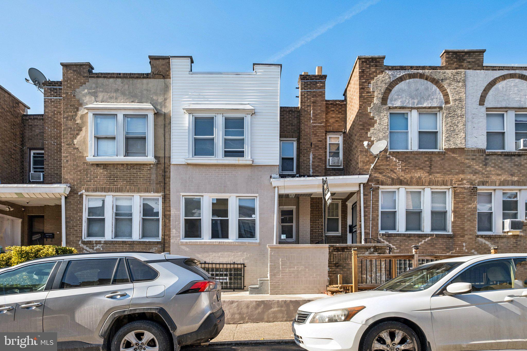 5938 N LAWRENCE STREET