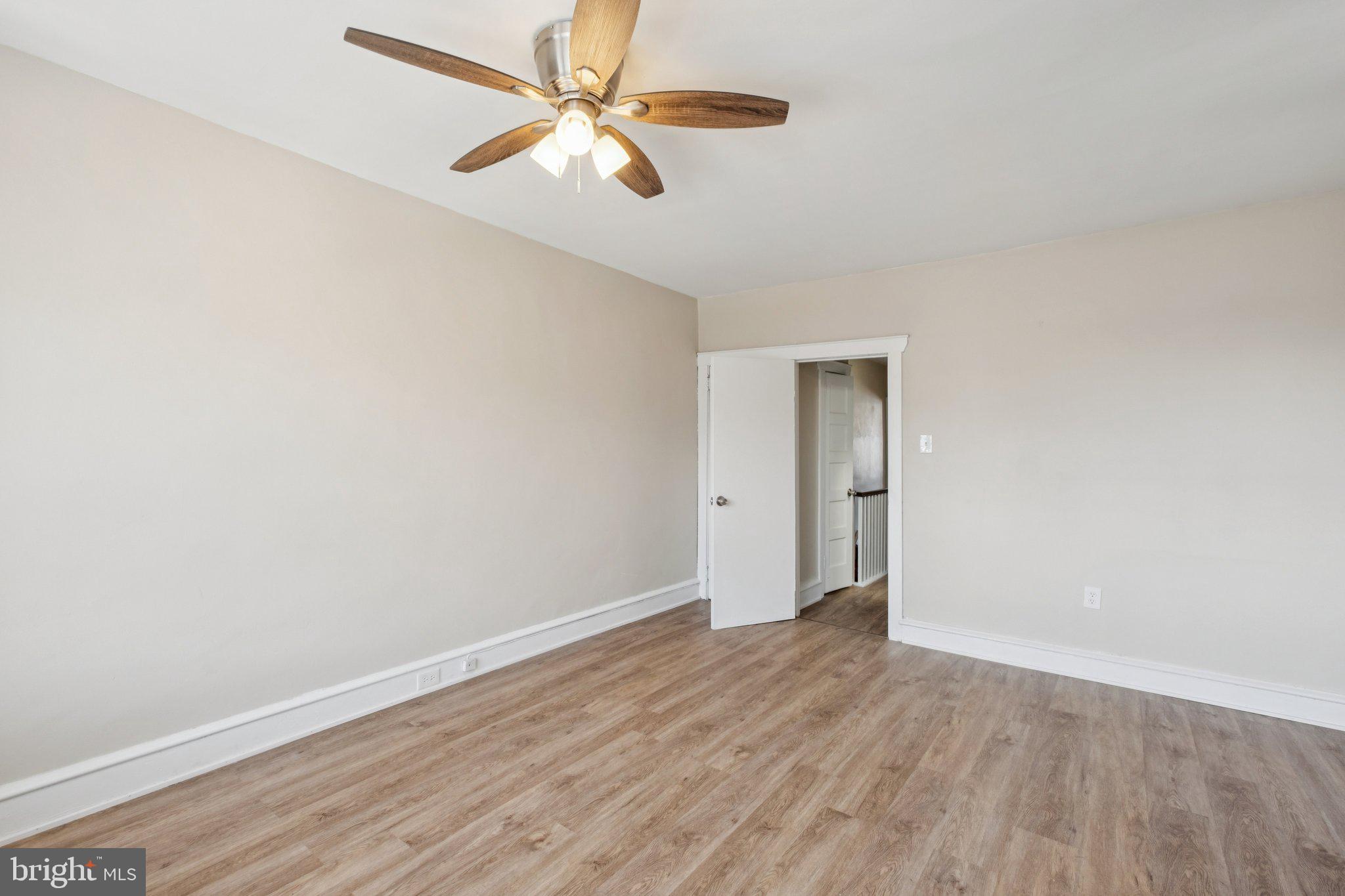 5938 N LAWRENCE STREET