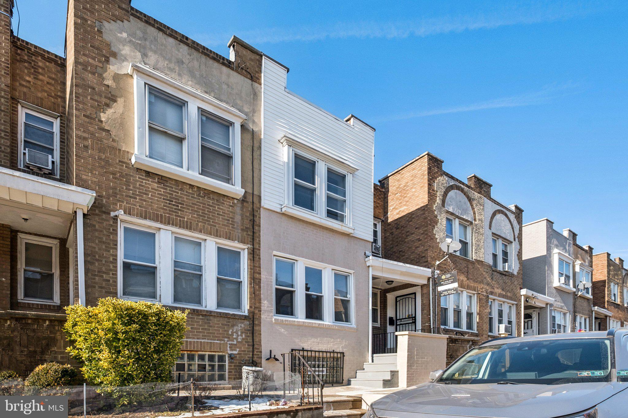 5938 N LAWRENCE STREET