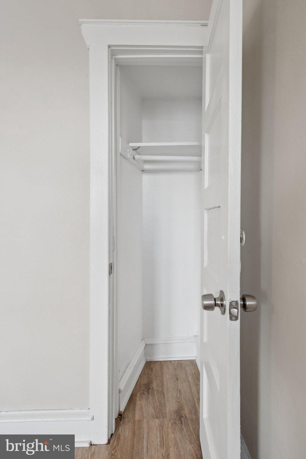 5938 N LAWRENCE STREET