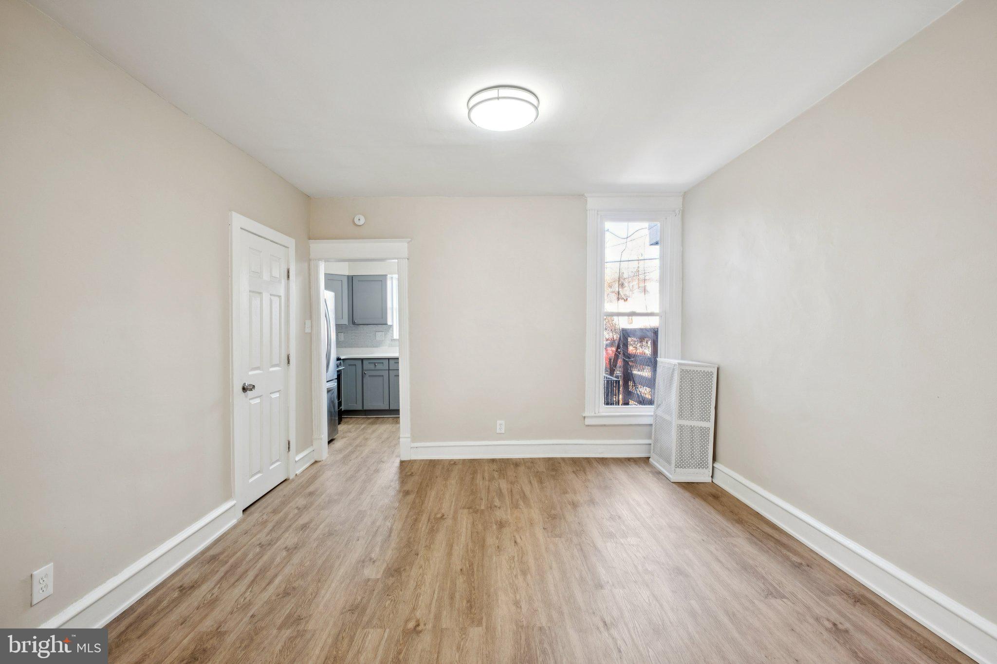 5938 N LAWRENCE STREET