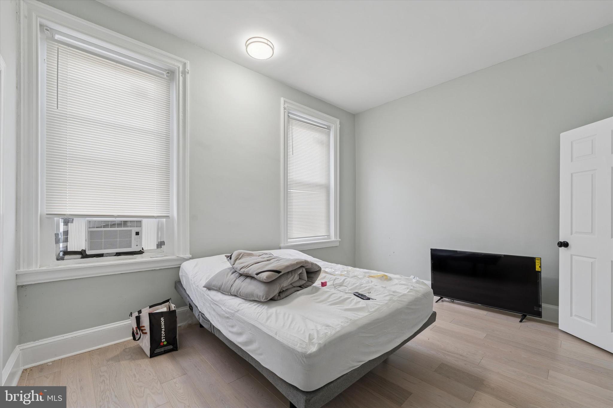 2422 W NORRIS STREET