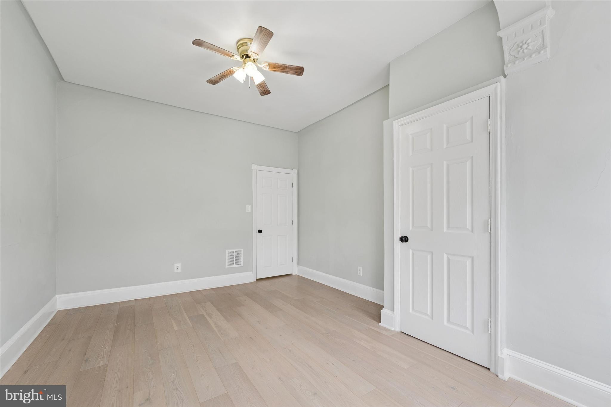 2422 W NORRIS STREET