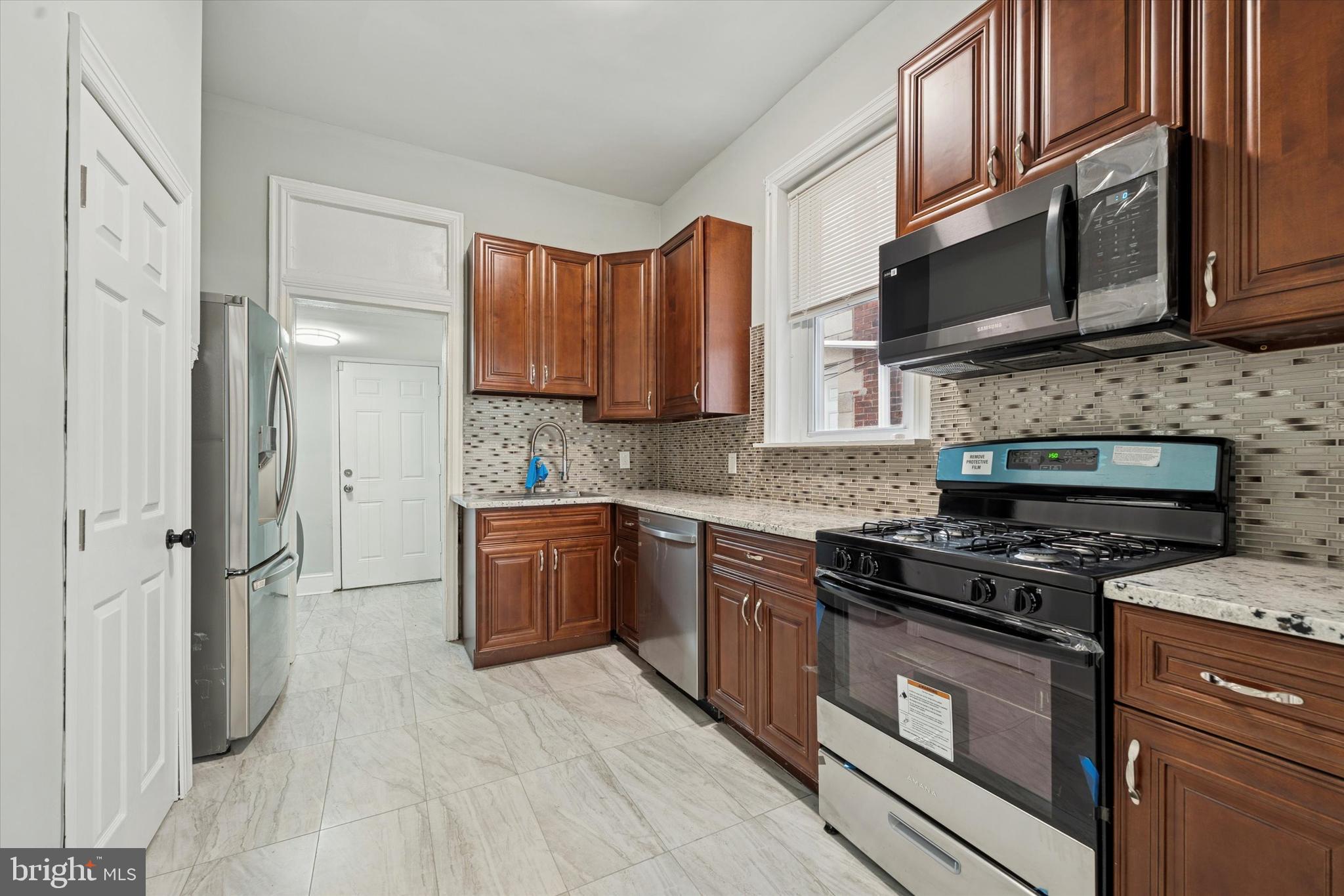 2422 W NORRIS STREET