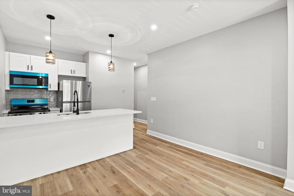 5853 CEDAR AVENUE
