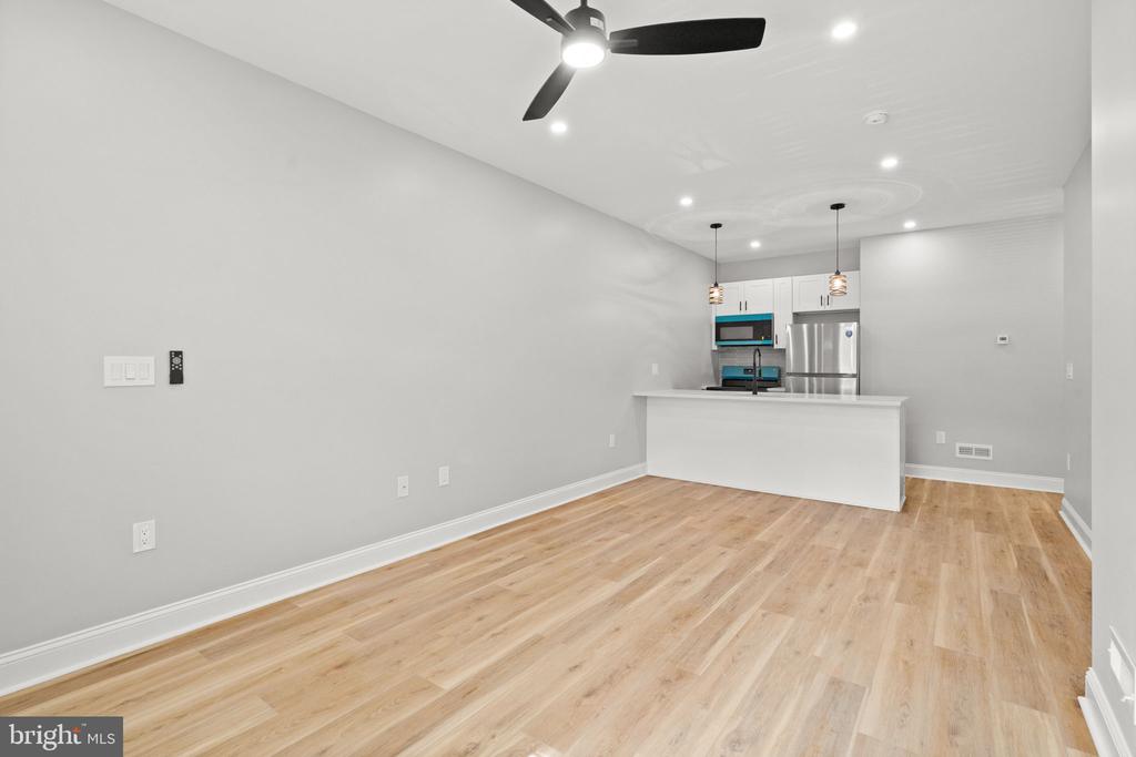 5853 CEDAR AVENUE