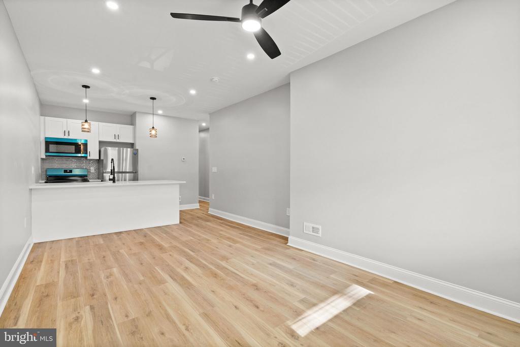 5853 CEDAR AVENUE