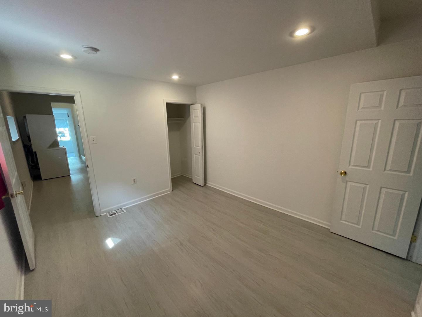 2606 W GIRARD AVENUE 1