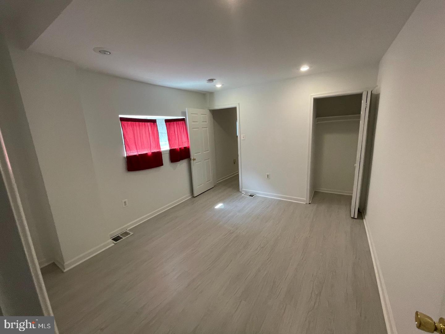 2606 W GIRARD AVENUE 1