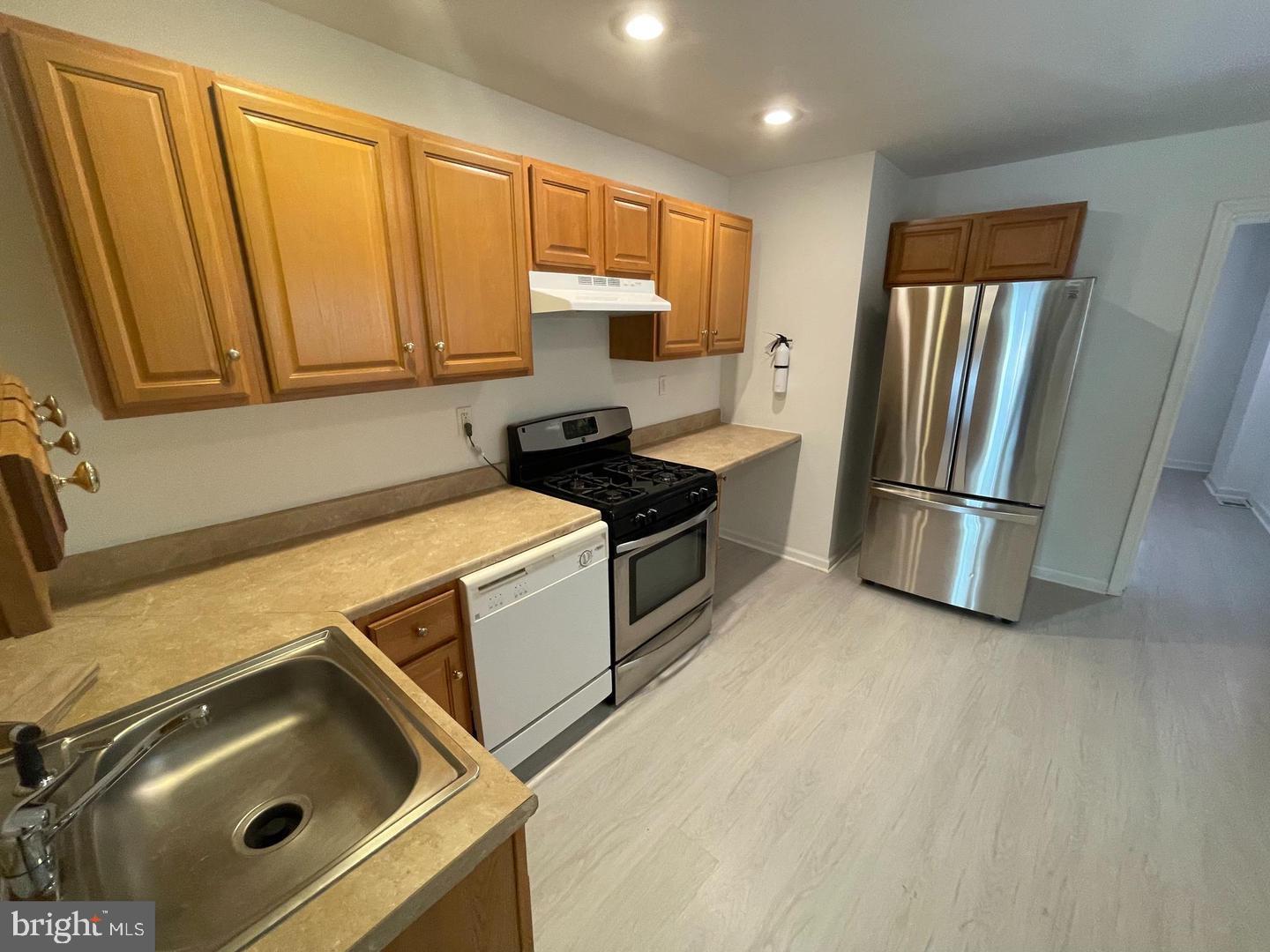 2606 W GIRARD AVENUE 1