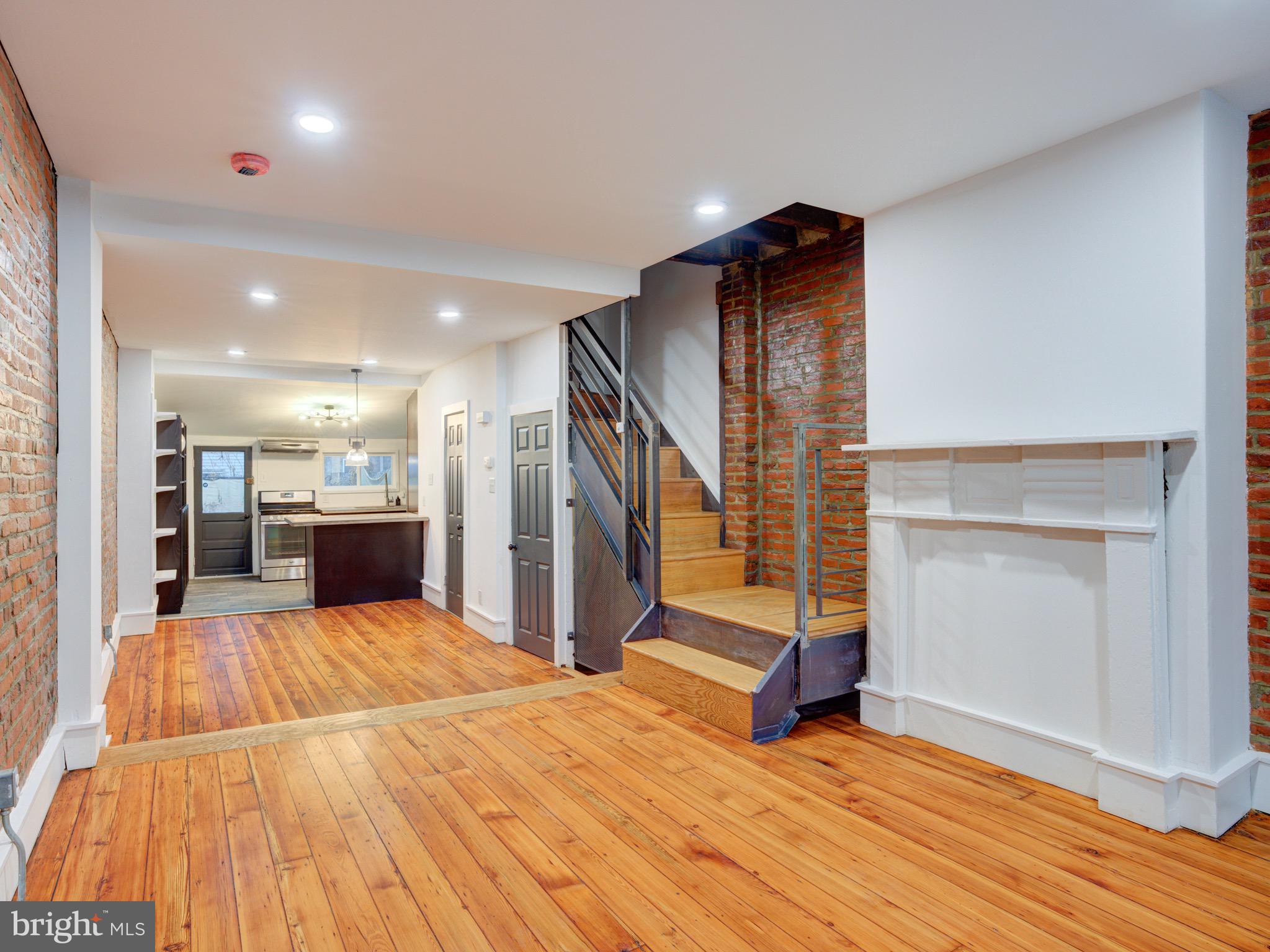 1520 E SUSQUEHANNA AVENUE